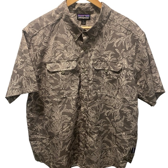 Patagonia Self Guided Hike Garden  Hawaiian button down short sleeve shirt - Picture 1 of 10